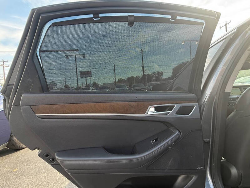 2015 Hyundai Genesis