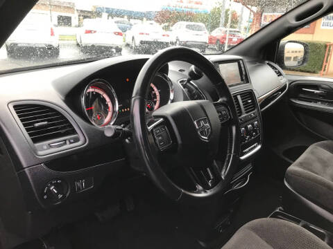 2018 Dodge Grand Caravan SE Plus