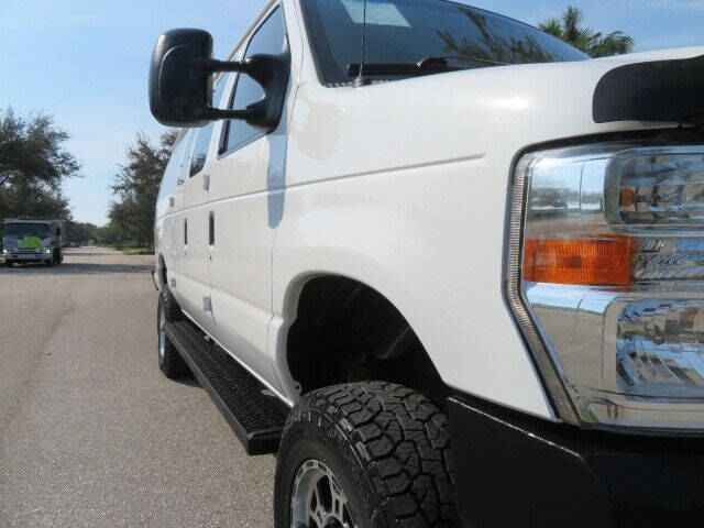 2014 Ford E-Series E-350 SD XLT