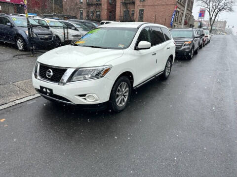 2013 Nissan Pathfinder for sale at ARXONDAS MOTORS in Yonkers NY
