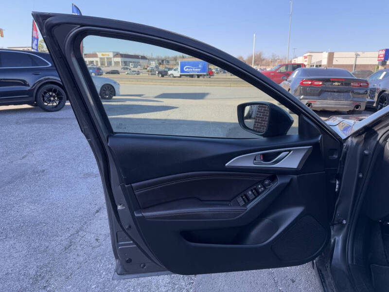 2017 Mazda MAZDA3 Touring