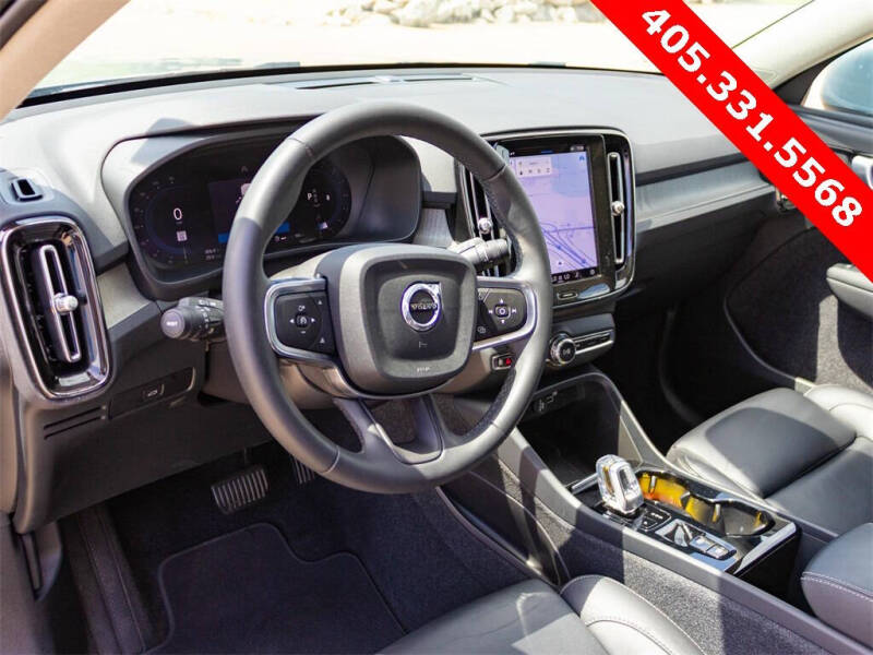 2023 Volvo XC40 B5 Plus Bright Theme