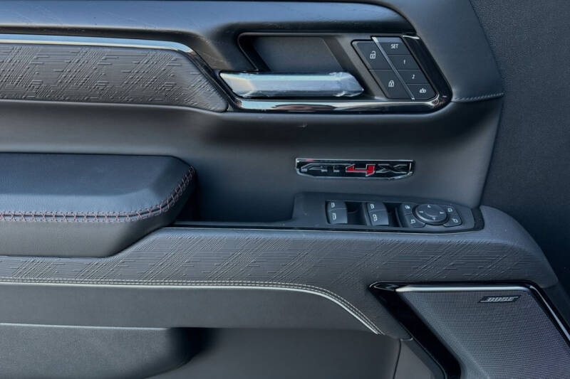 2024 GMC Sierra 1500 AT4X