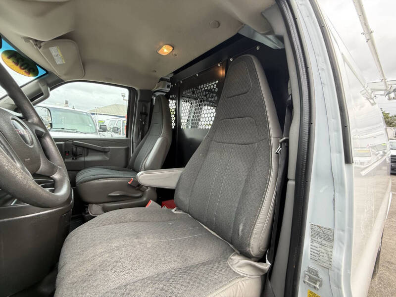 2021 GMC Savana 2500