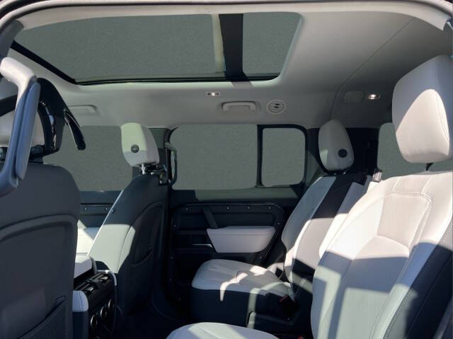 2026 Land Rover Defender 130 P300 S