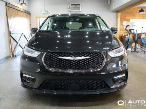 2022 Chrysler Pacifica Hybrid Touring L