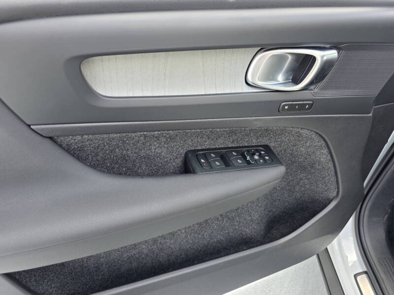 2026 Volvo XC40 B4 Core