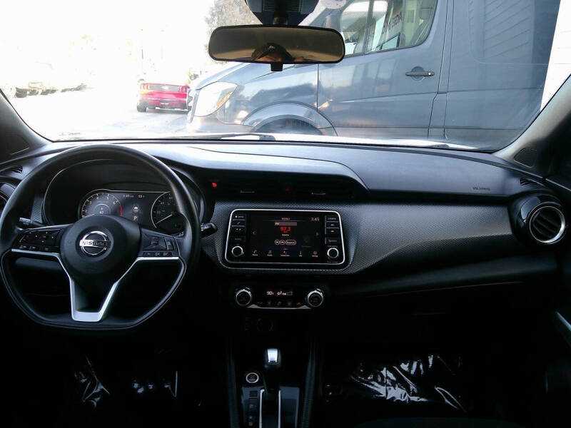 2020 Nissan Kicks SV