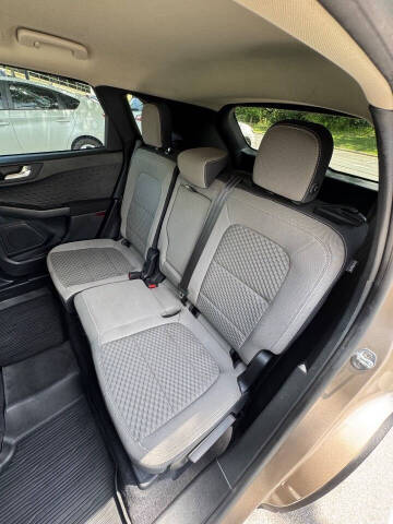 2020 Ford Escape SE