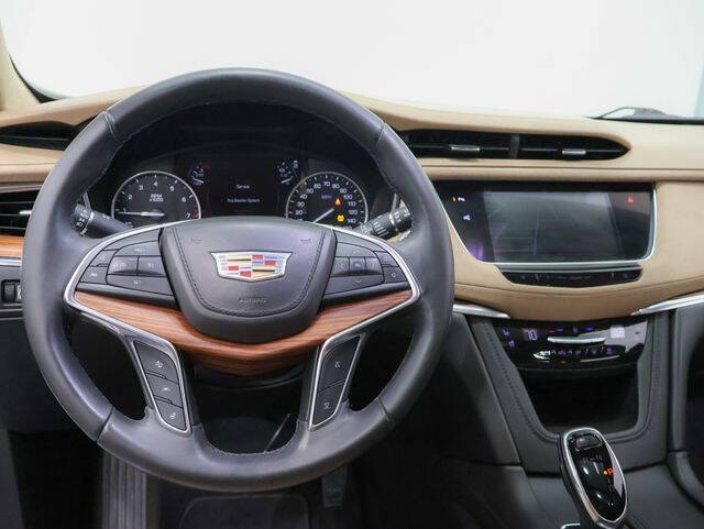 2018 Cadillac XT5 Platinum