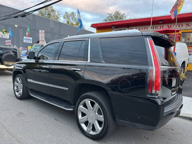 2017 Cadillac Escalade Luxury