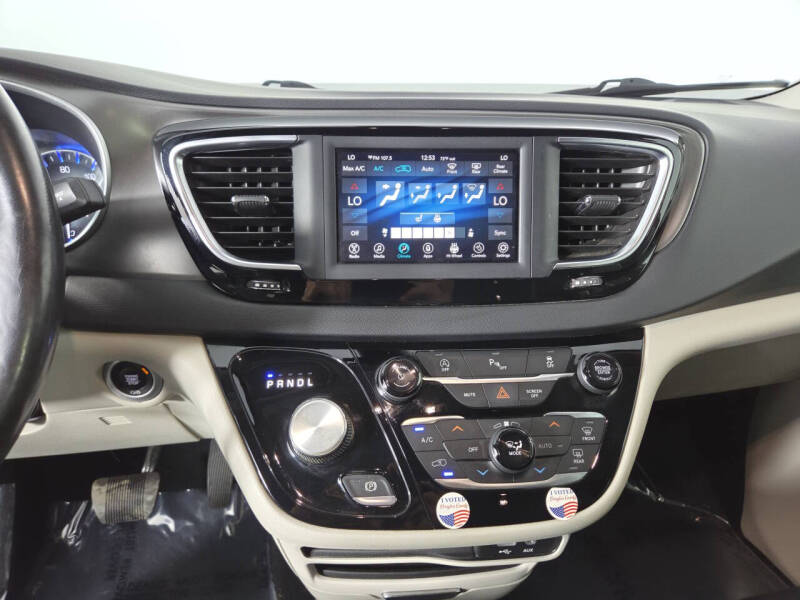 2020 Chrysler Pacifica Touring L