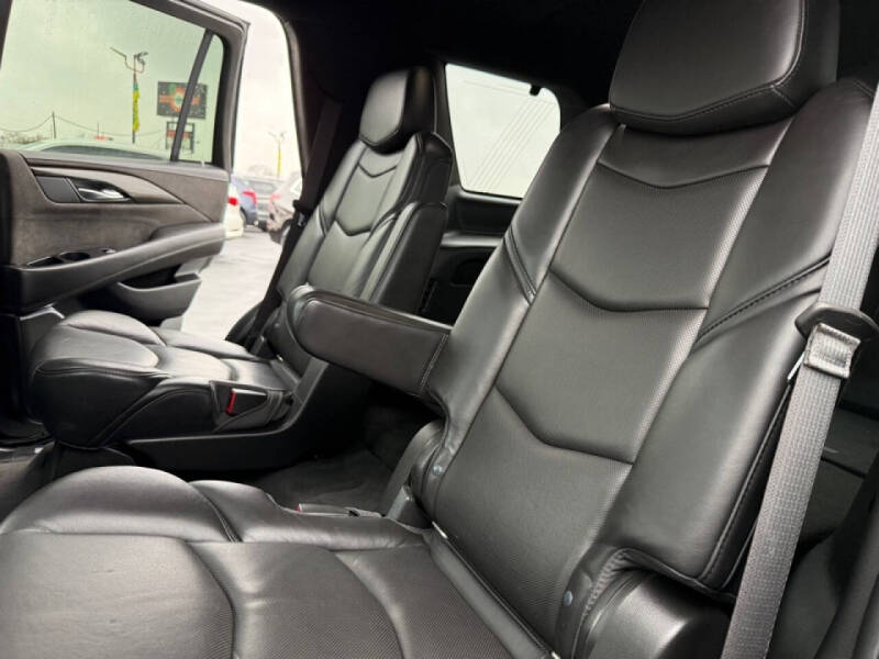 2018 Cadillac Escalade Platinum