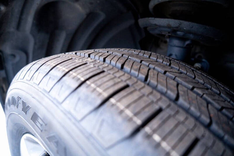 2023 Honda Pilot EX-L w/Rear Captain's Chairs