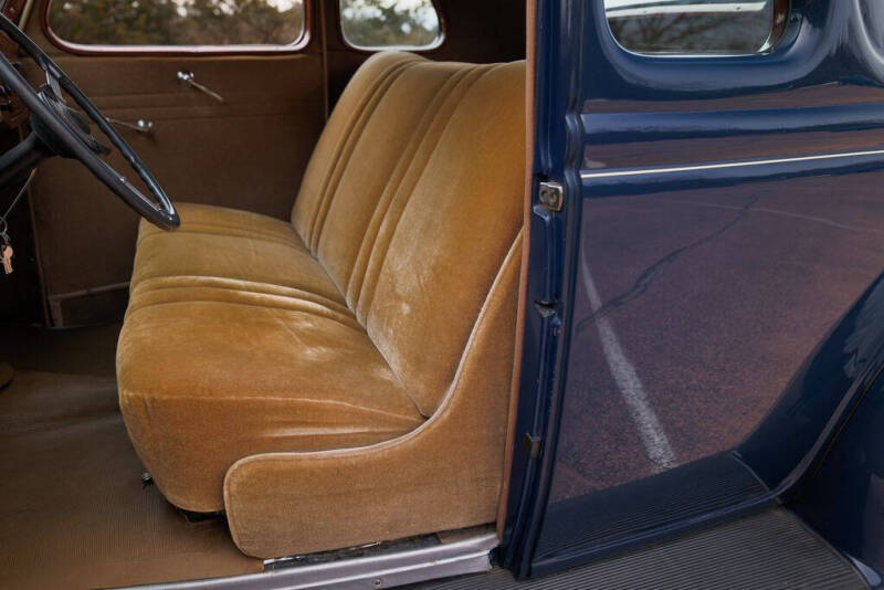 1935 Ford Deluxe
