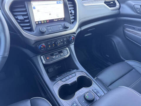 2022 GMC Acadia Denali