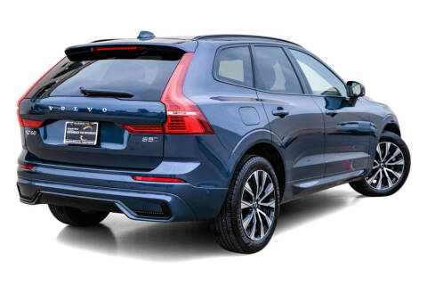 2023 Volvo XC60 B5 Plus Dark Theme