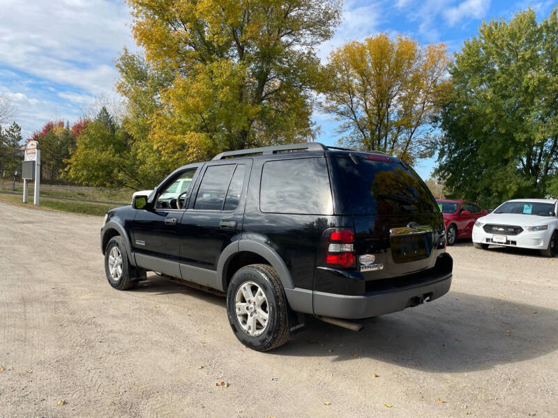 2006 Ford Explorer XLT photo 6