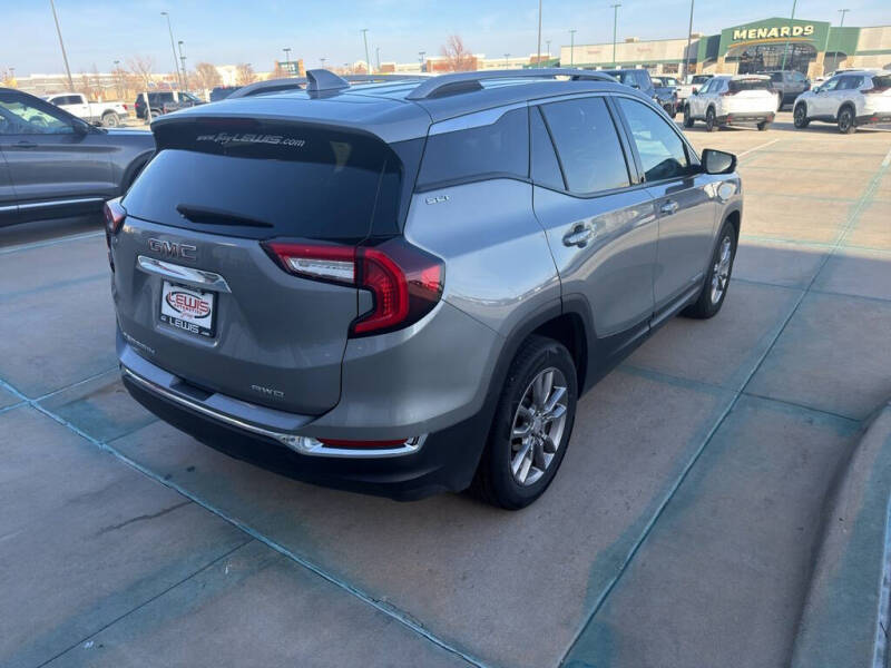 2024 GMC Terrain SLT