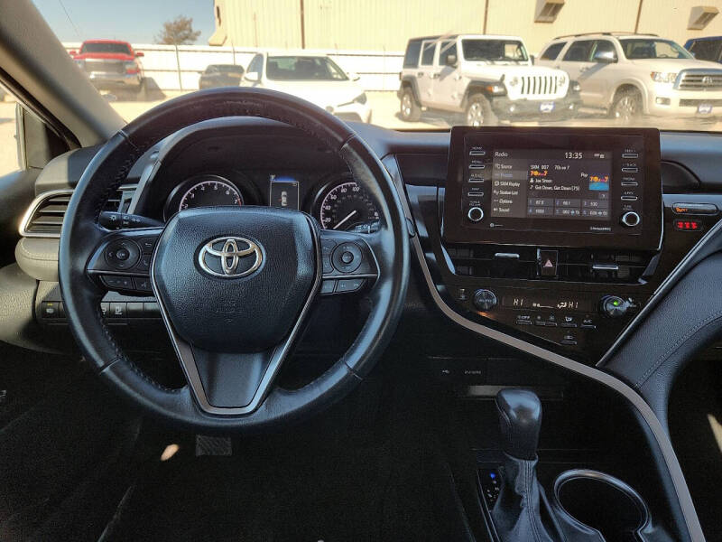 2023 Toyota Camry SE