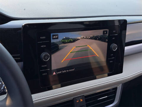 2025 Volkswagen Taos SEL 4Motion