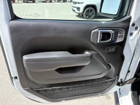 2025 Jeep Gladiator NightHawk