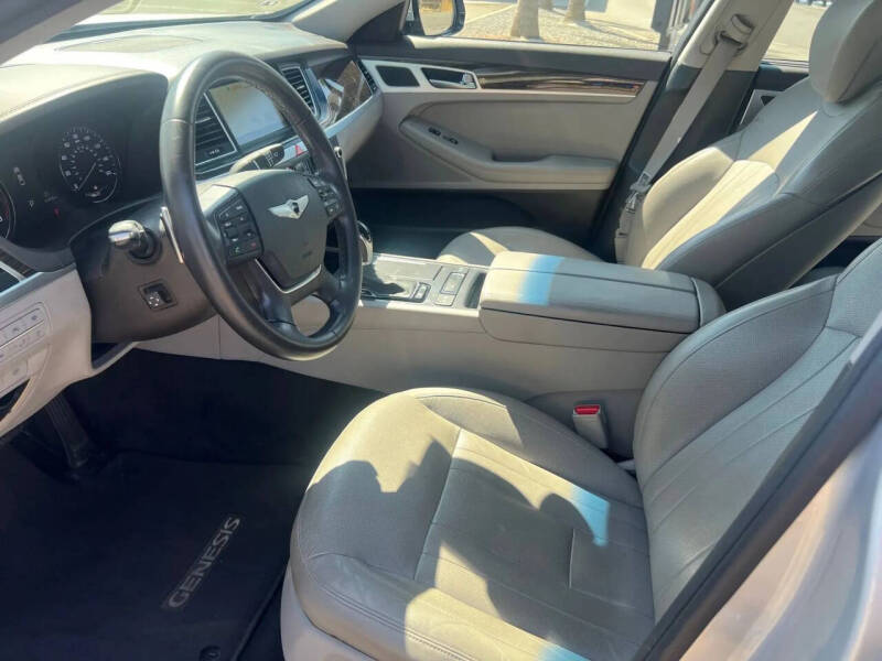 2017 Genesis G80
