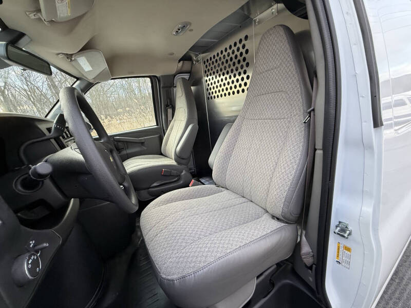 2025 Chevrolet Express 2500