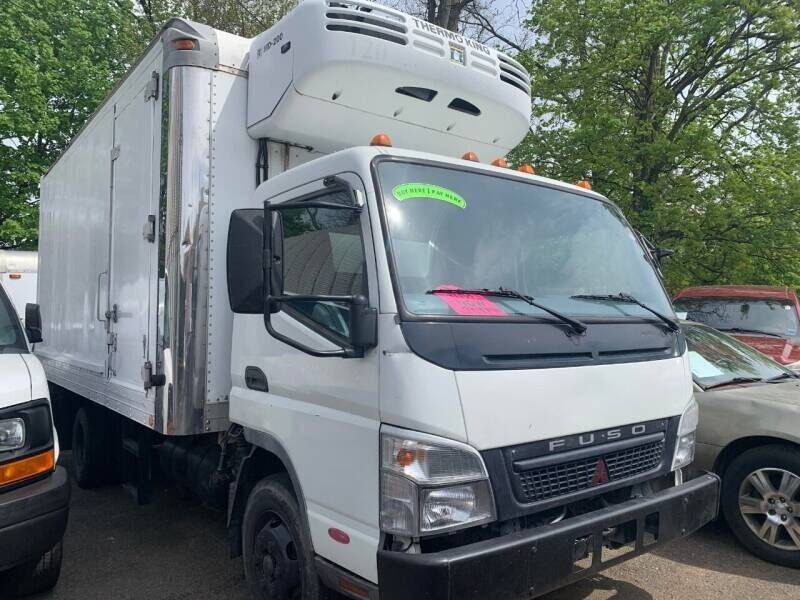 2005 Mitsubishi Fuso FE85D for sale at S & A Cars for Sale in Elmsford NY