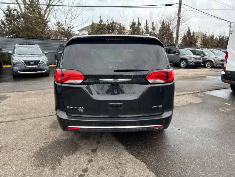 2020 Chrysler Pacifica Limited 35th Anniversary