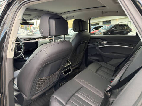 2019 Audi e-tron quattro Premium Plus