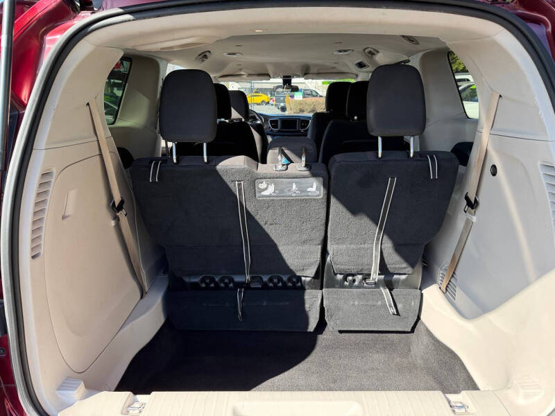 2018 Chrysler Pacifica LX