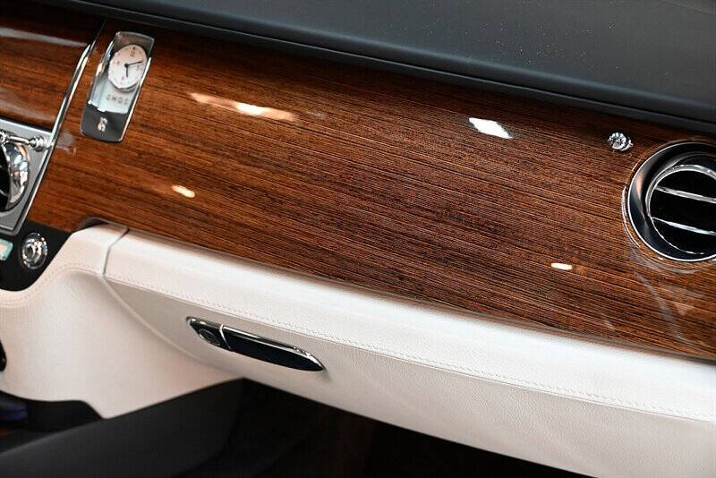 2013 Rolls-Royce Ghost 26
