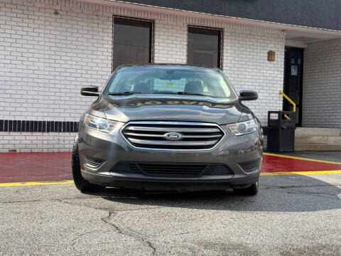 2017 Ford Taurus SE