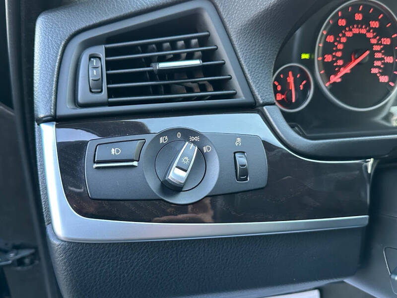 2015 BMW 5 Series 528i xDrive