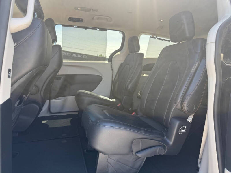 2017 Chrysler Pacifica Touring Plus