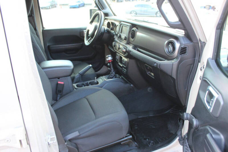 2020 Jeep Gladiator Sport