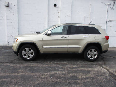 2011 Jeep Grand Cherokee for sale at Dunne Deals in Crystal Lake IL