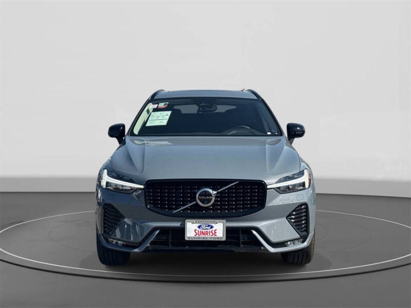 2024 Volvo XC60 B5 Plus Dark Theme