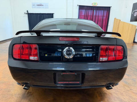 2006 Ford Mustang GT Deluxe