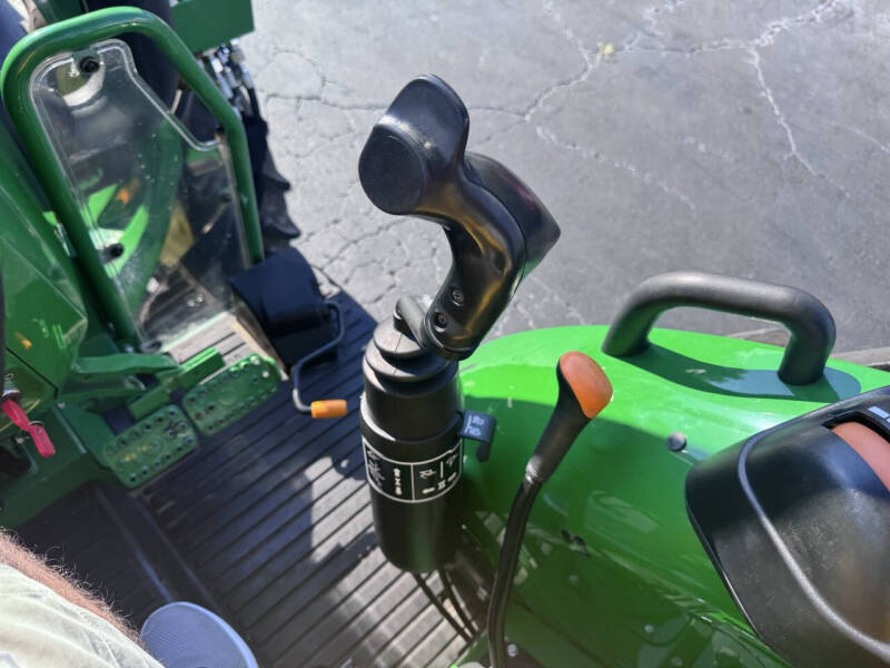 2024 John Deere 5075E