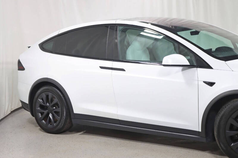 2023 Tesla Model X Standard Range