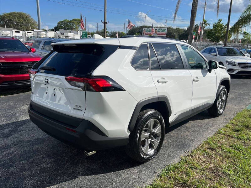 2024 Toyota RAV4 Hybrid XLE