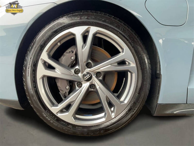 2023 Audi e-tron GT quattro Premium Plus