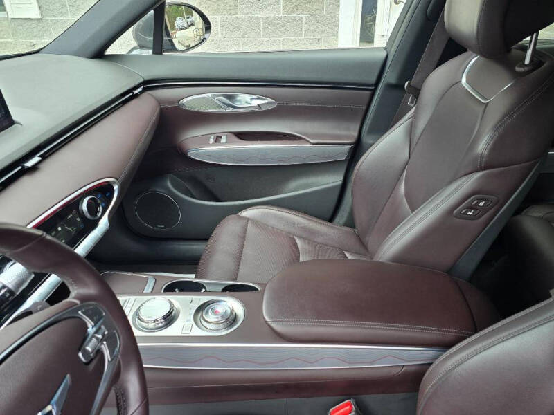 2023 Genesis GV70 2.5T Standard