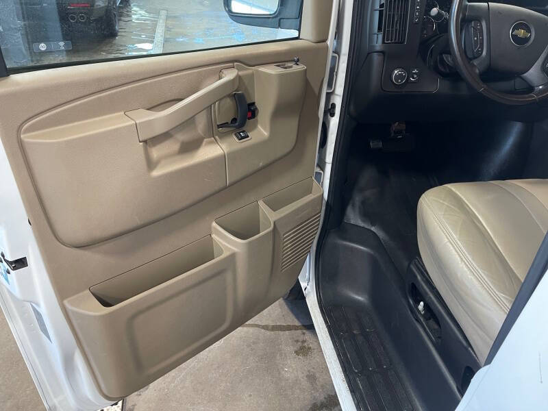 2023 Chevrolet Express 2500