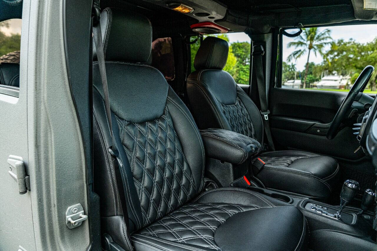 2015 JEEP Wrangler SUV / Crossover - $29,999