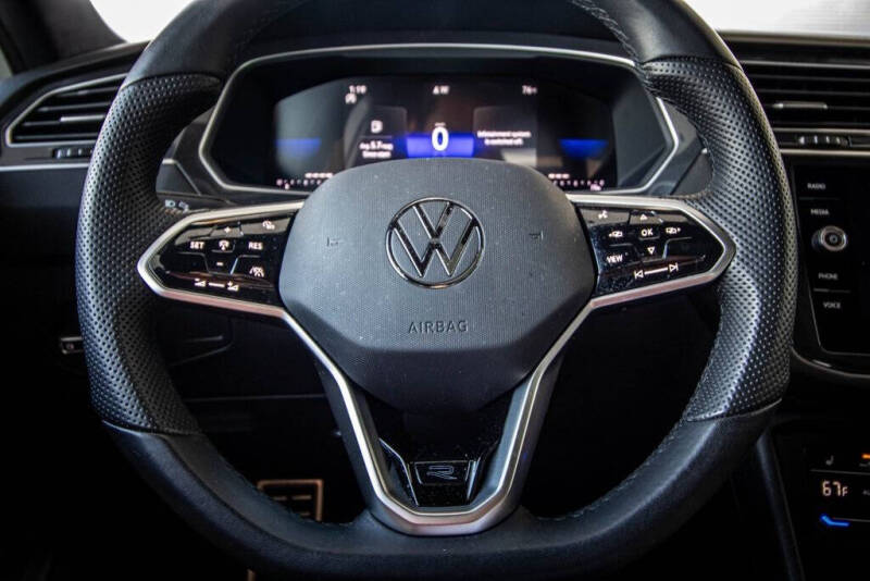 2024 Volkswagen Tiguan SE R-Line Black