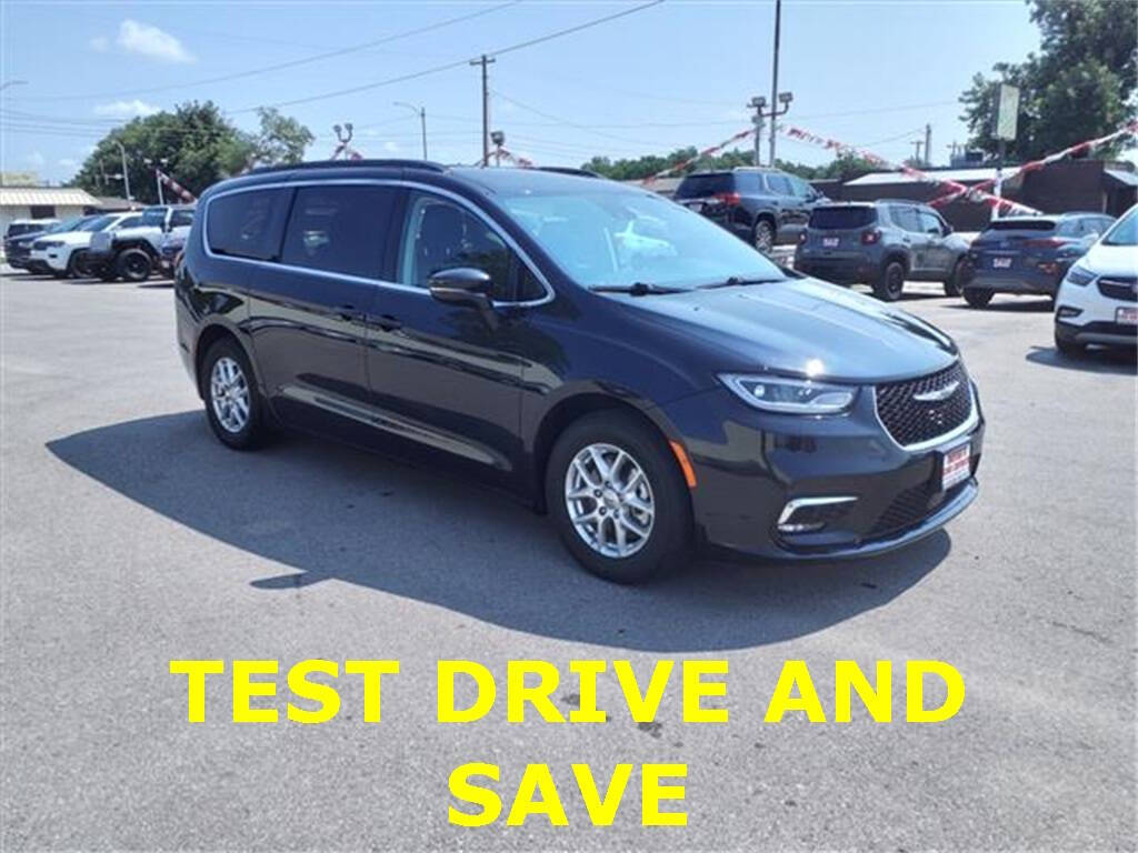 2022 Chrysler Pacifica for sale at Bryans Car Corner 2 in Midwest City, OK