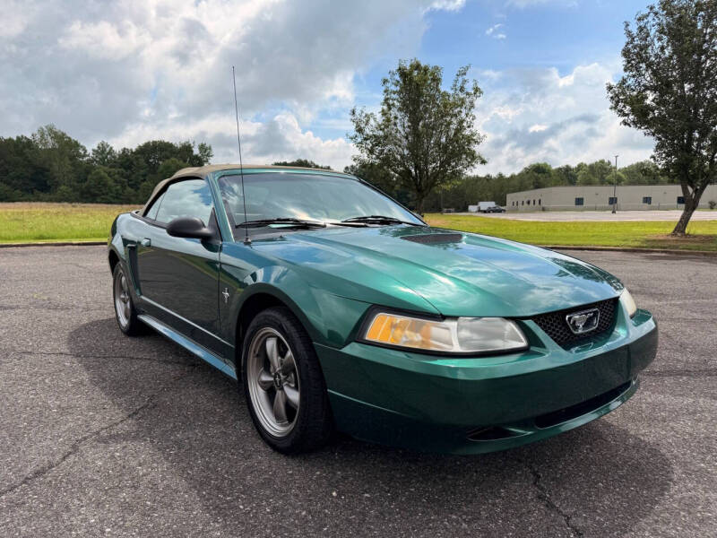 2000 Ford Mustang